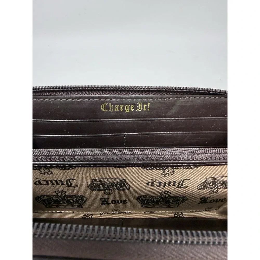 NWT Y2K Juicy Couture Zip Around Velour Wallet Color Green
